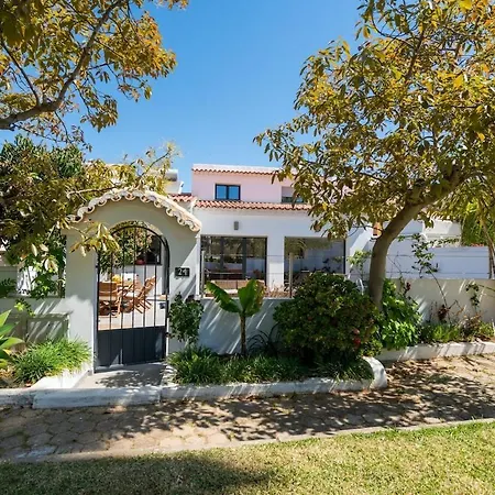 Villa 4 Bdr With Pool In *