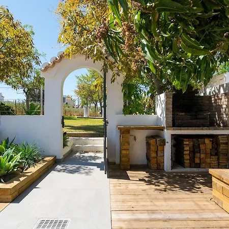 Villa 4 Bdr With Pool In Lagos